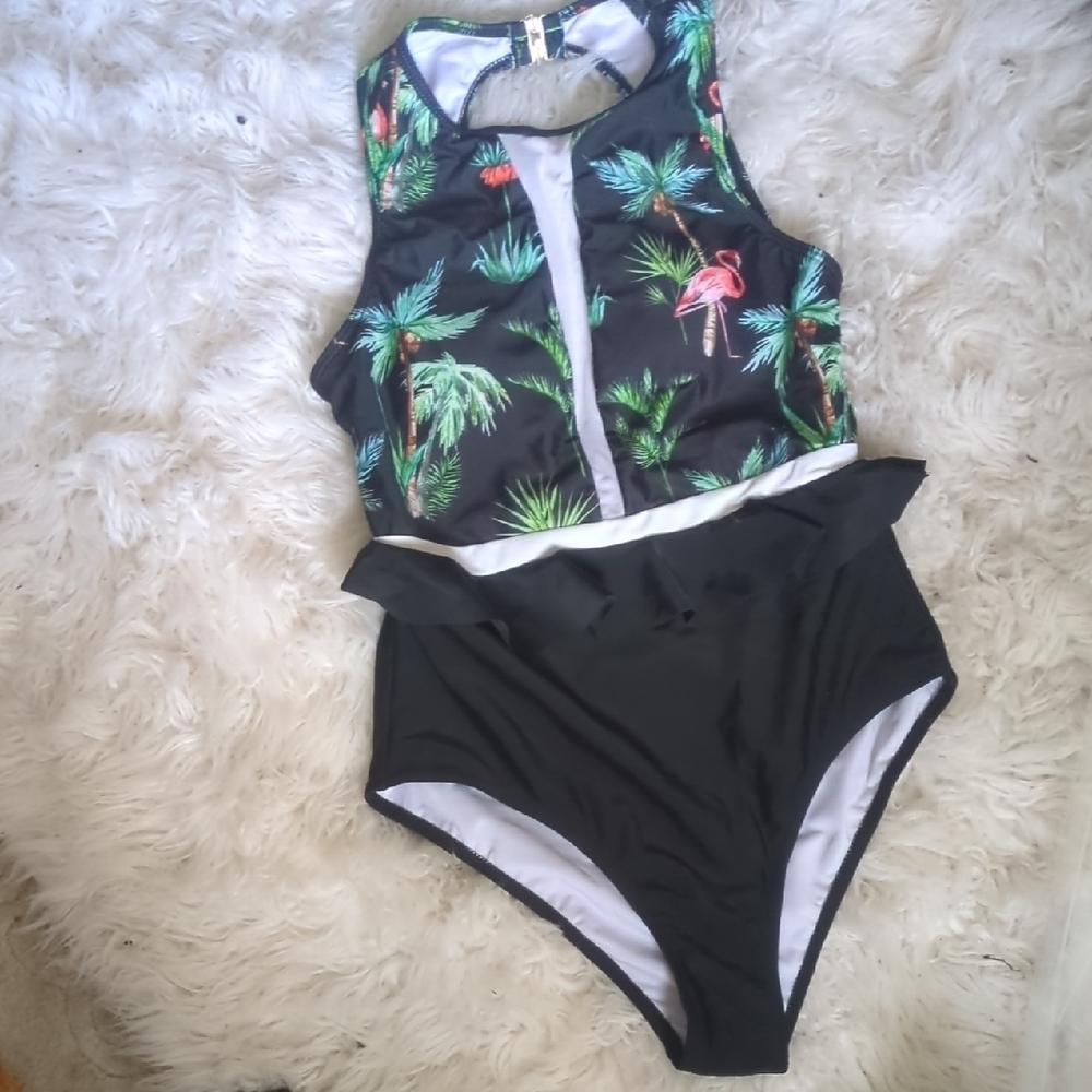 Tropical Print Women's One Piece Swimsuit Never Worn.